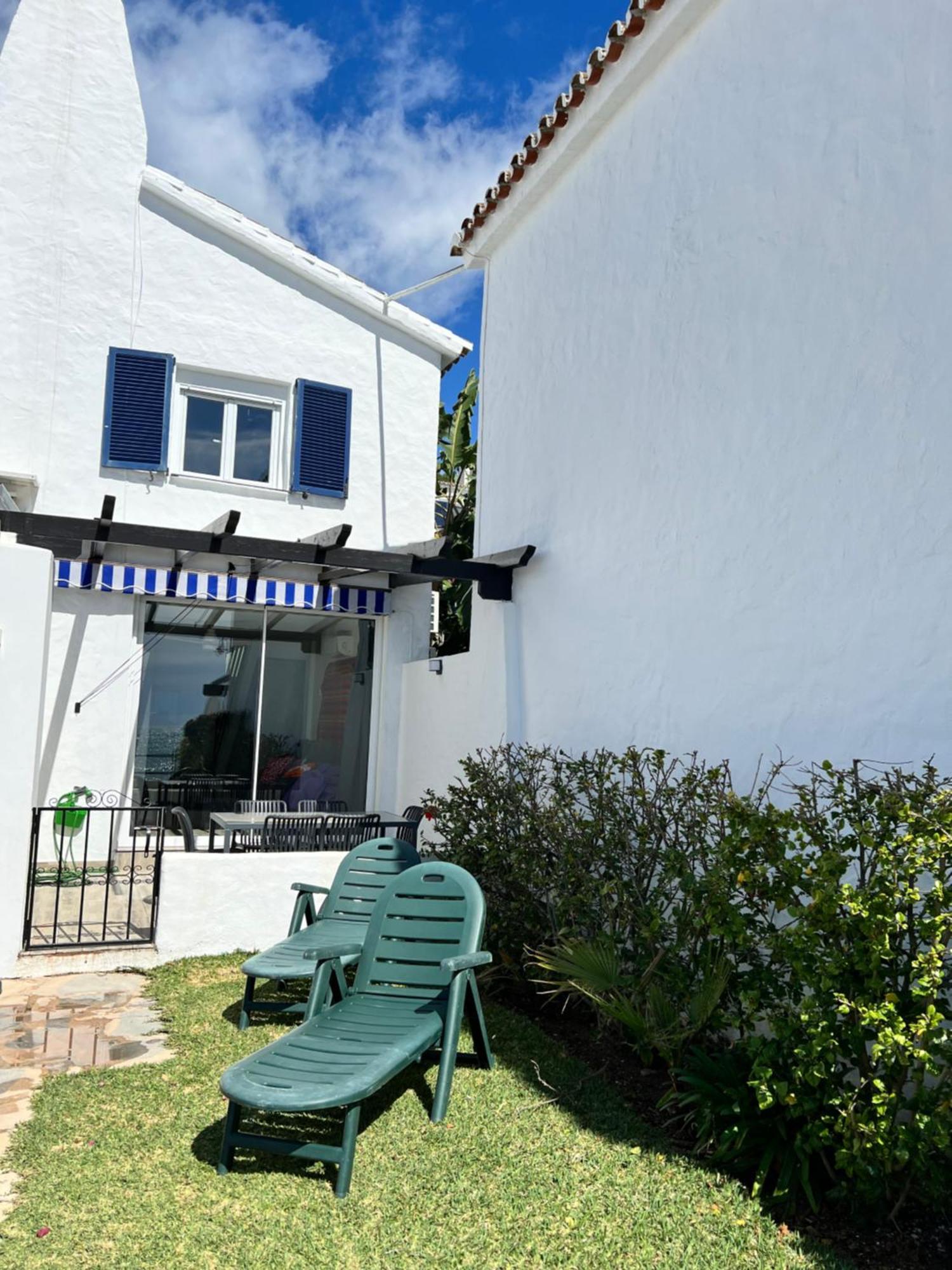 Newly Renovated 2 Bedroom Beachfront House Sitio de Calahonda ภายนอก รูปภาพ