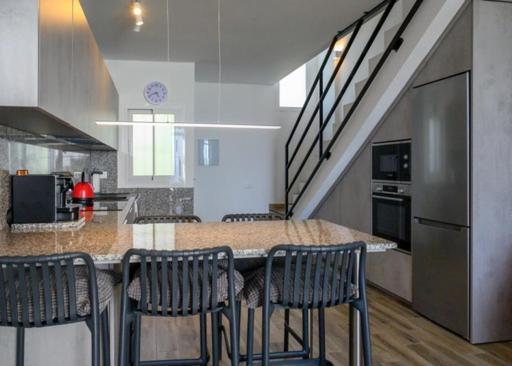Newly Renovated 2 Bedroom Beachfront House Sitio de Calahonda ภายนอก รูปภาพ